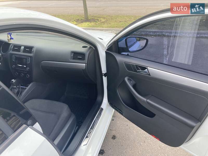 Седан Volkswagen Jetta 2016 в Кривом Роге
