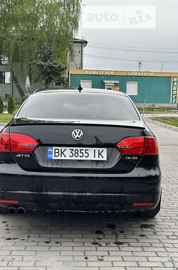 Седан Volkswagen Jetta 2014 в Ровно