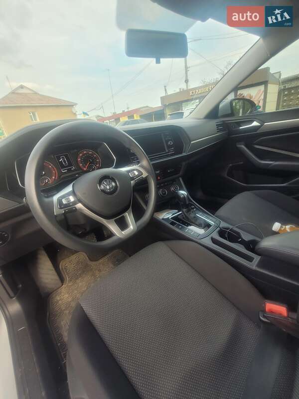 Седан Volkswagen Jetta 2018 в Горішніх Плавнях