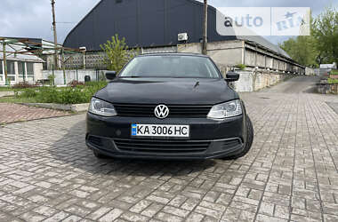 Седан Volkswagen Jetta 2012 в Києві
