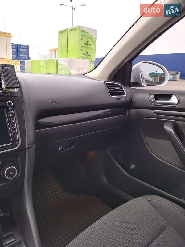 Универсал Volkswagen Jetta 2012 в Сумах