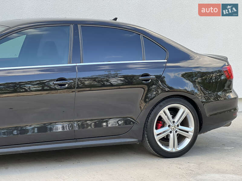 Седан Volkswagen Jetta 2015 в Луцке