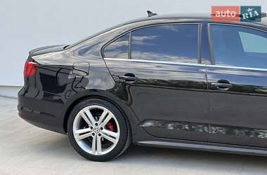 Седан Volkswagen Jetta 2015 в 
