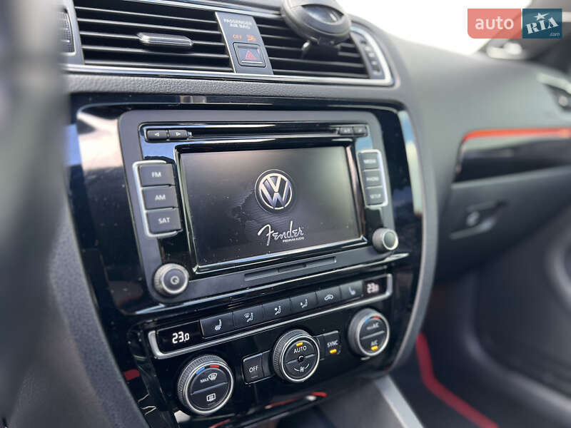 Седан Volkswagen Jetta 2015 в Луцке