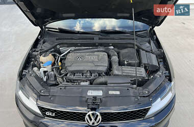 Седан Volkswagen Jetta 2015 в 