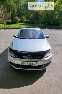 Седан Volkswagen Jetta 2014 в Тернополі
