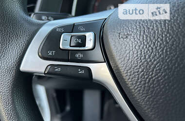 Седан Volkswagen Jetta 2021 в 