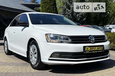 Седан Volkswagen Jetta 2015 в Львове