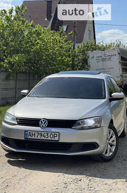 Седан Volkswagen Jetta 2011 в Харькове