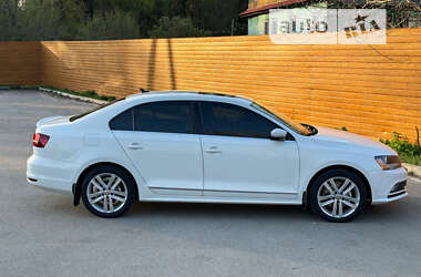 Седан Volkswagen Jetta 2016 в Чернигове