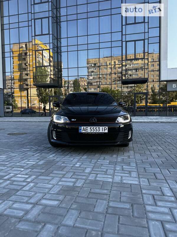 Седан Volkswagen Jetta 2014 в Дніпрі