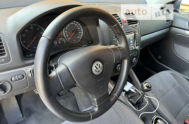 Седан Volkswagen Jetta 2005 в Коломиї