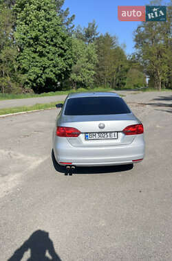 Седан Volkswagen Jetta 2013 в Недригайлове