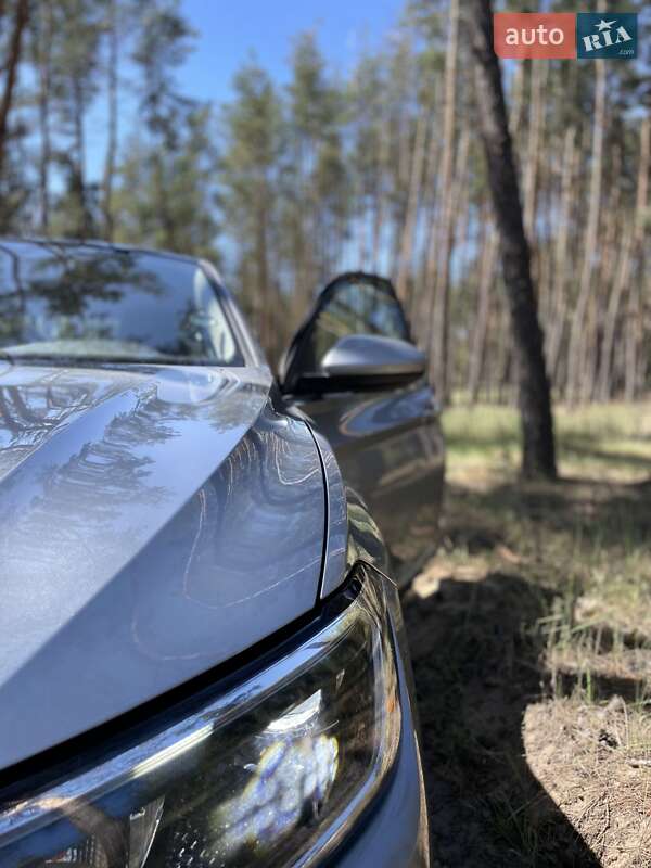 Седан Volkswagen Jetta 2019 в Києві