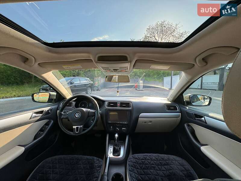 Седан Volkswagen Jetta 2012 в Харкові