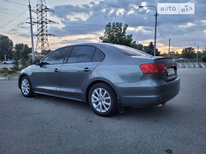 Седан Volkswagen Jetta 2011 в Днепре