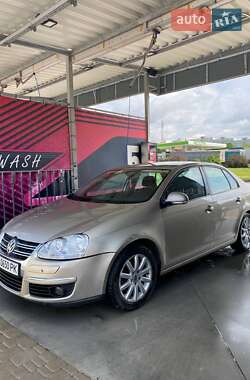Седан Volkswagen Jetta 2009 в 