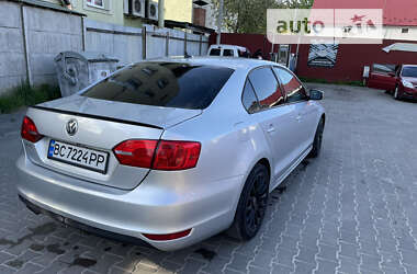 Седан Volkswagen Jetta 2011 в Львове