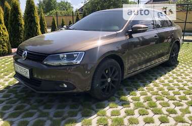 Седан Volkswagen Jetta 2013 в Києві