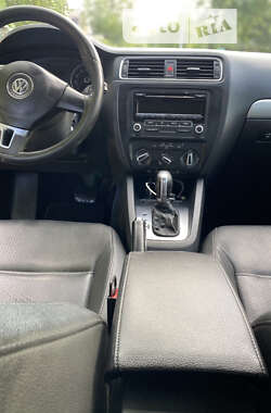 Седан Volkswagen Jetta 2013 в Днепре