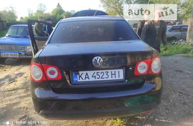 Седан Volkswagen Jetta 2005 в Коростене