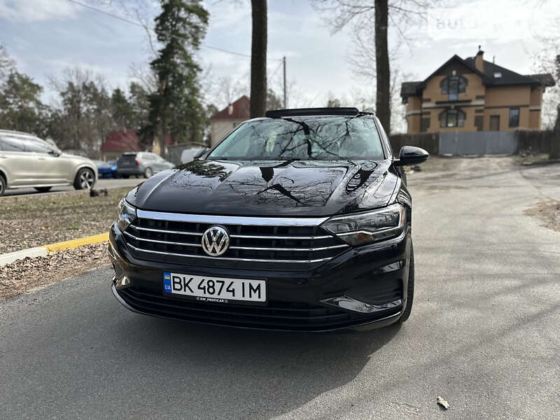 Седан Volkswagen Jetta 2019 в Буче