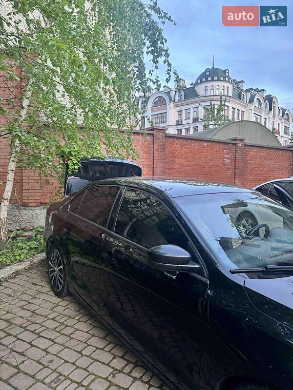 Седан Volkswagen Jetta 2016 в Києві