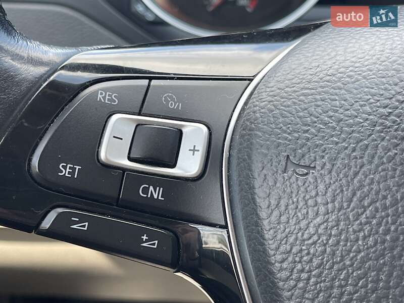 Седан Volkswagen Jetta 2017 в Киеве