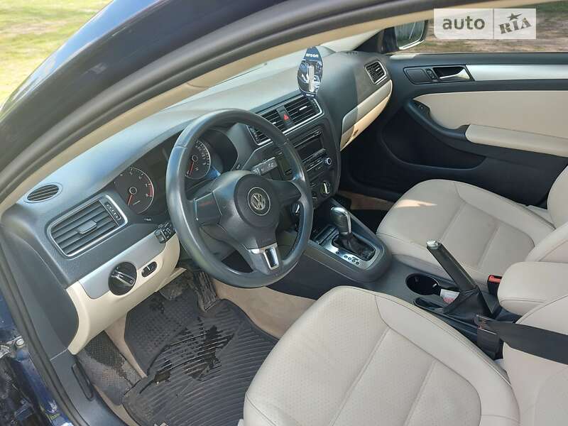 Седан Volkswagen Jetta 2012 в Лубнах