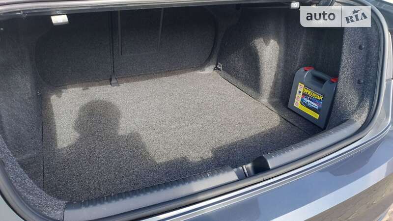 Седан Volkswagen Jetta 2014 в Івано-Франківську