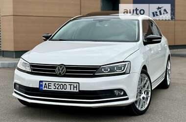 Седан Volkswagen Jetta 2017 в Днепре