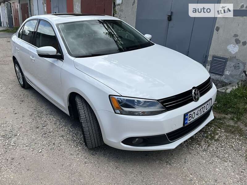 Седан Volkswagen Jetta 2012 в Тернополі