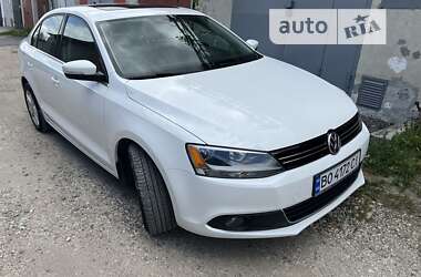 Седан Volkswagen Jetta 2012 в Тернополі