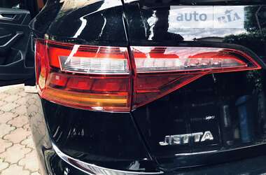 Седан Volkswagen Jetta 2018 в Ужгороді