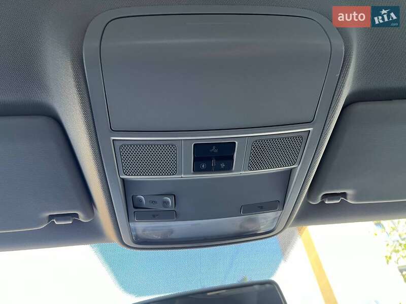 Седан Volkswagen Jetta 2014 в Львові