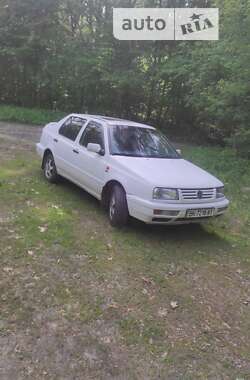 Седан Volkswagen Jetta 1998 в Ровно