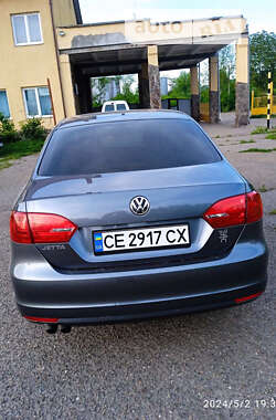 Седан Volkswagen Jetta 2013 в Черновцах