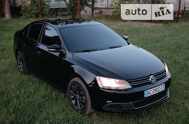 Седан Volkswagen Jetta 2014 в Львове