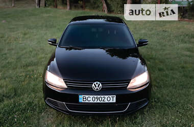 Седан Volkswagen Jetta 2014 в Львове