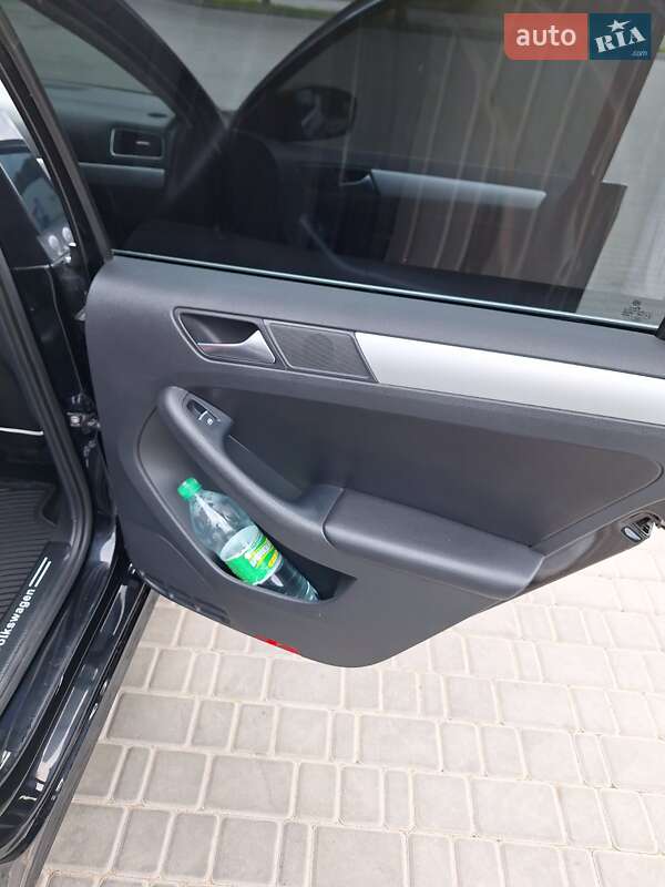 Седан Volkswagen Jetta 2012 в Кропивницькому