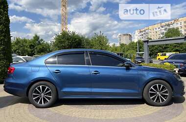 Седан Volkswagen Jetta 2015 в Львове