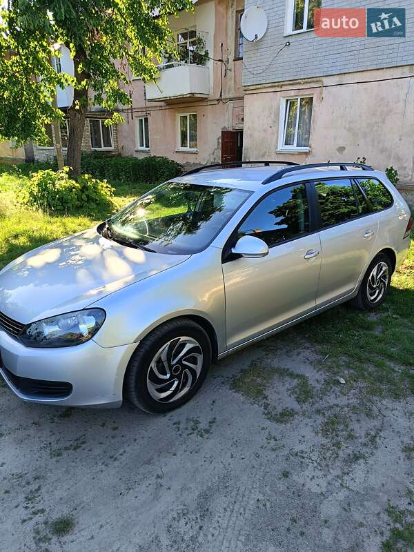 Универсал Volkswagen Jetta 2011 в Шостке