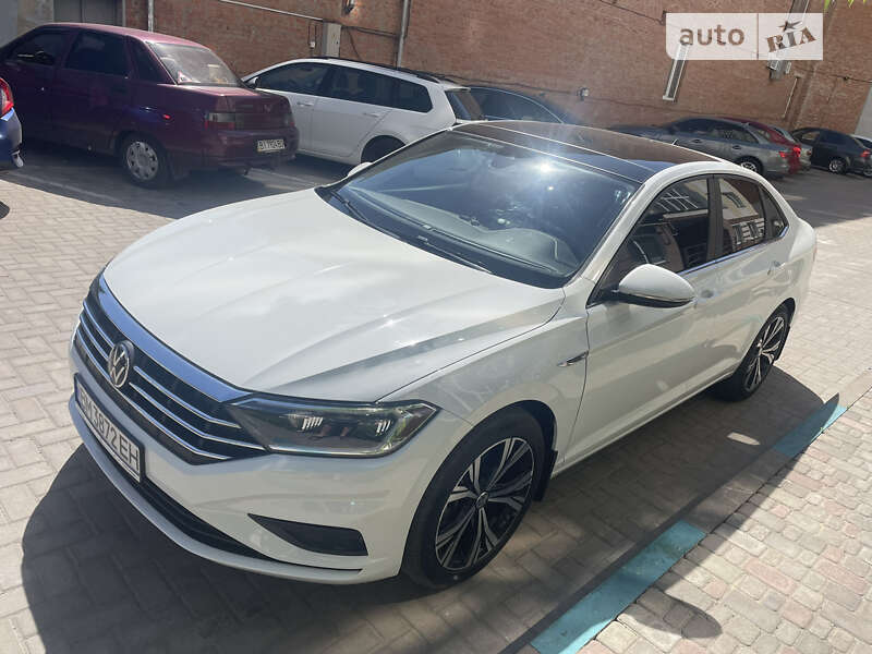 Седан Volkswagen Jetta 2018 в Ромнах