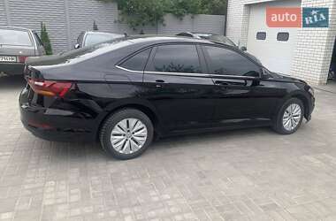 Седан Volkswagen Jetta 2018 в 