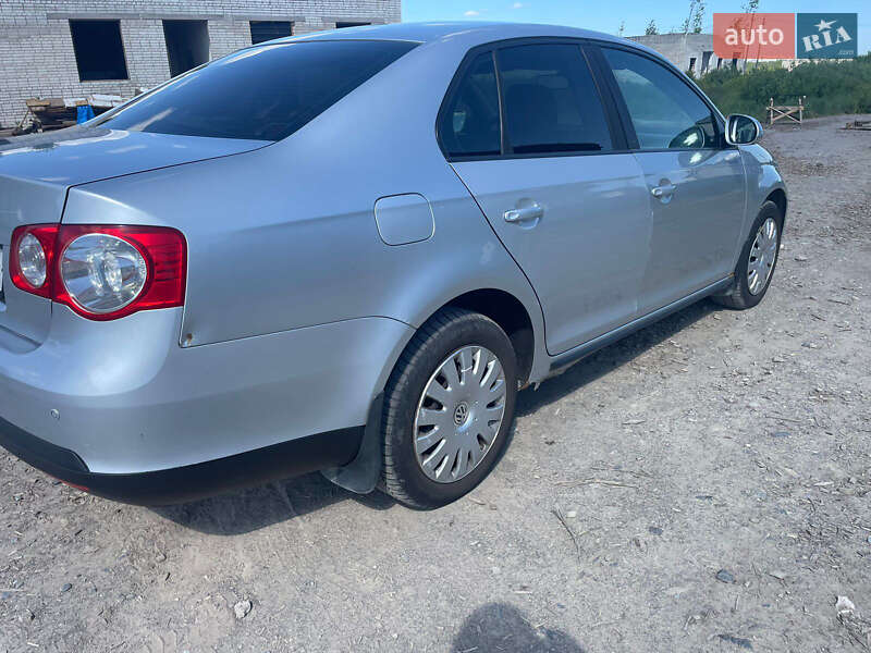 Седан Volkswagen Jetta 2007 в Львове