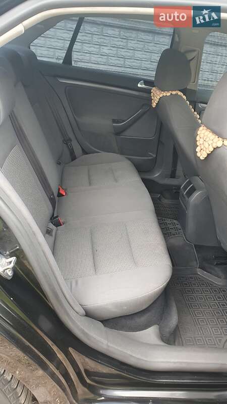 Седан Volkswagen Jetta 2006 в Житомирі