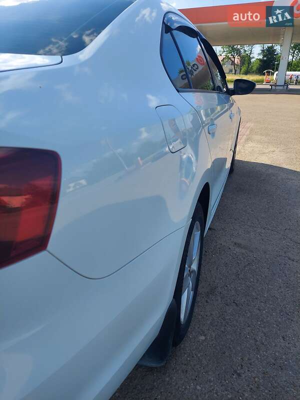 Седан Volkswagen Jetta 2016 в Мостиске