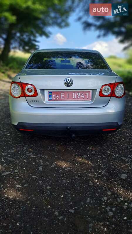 Седан Volkswagen Jetta 2006 в Хмельницькому
