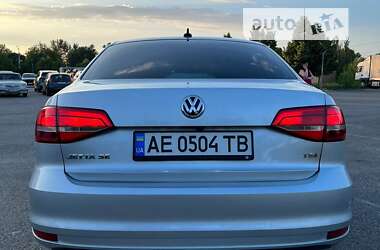 Седан Volkswagen Jetta 2014 в Дніпрі