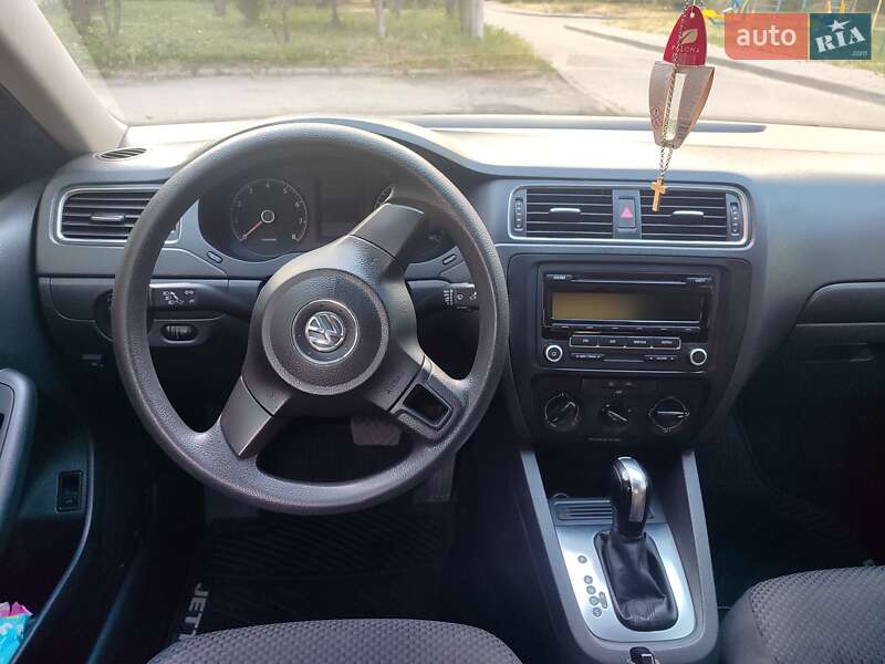 Седан Volkswagen Jetta 2014 в Ивано-Франковске